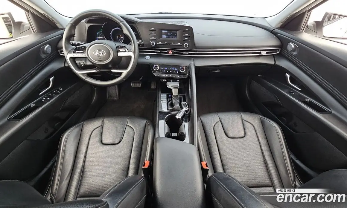 Hyundai Avante 2023 1.6 автомат (гидро), фото 7