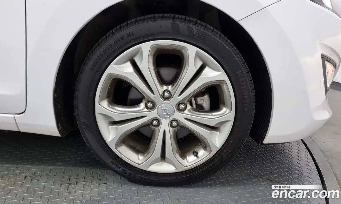 Hyundai i30 2013 1.6 автомат (гидро), фото 5 Hyundai i30 2013 1.6 автомат (гидро), фото 5