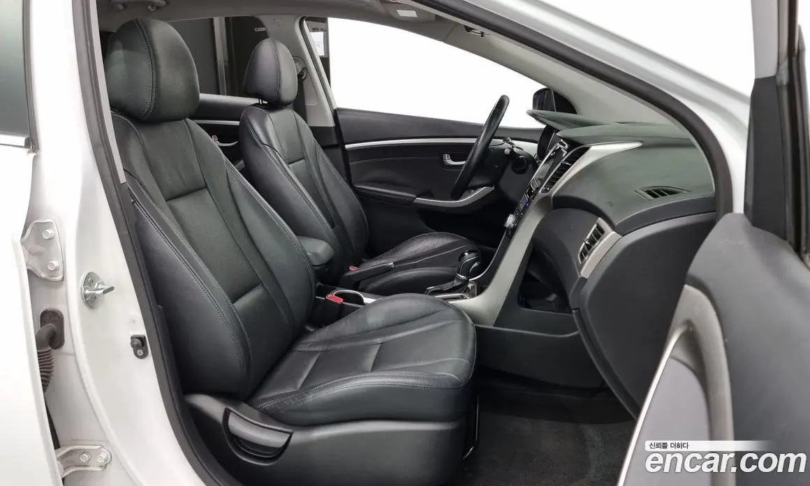 Hyundai i30 2013 1.6 автомат (гидро), фото 10 Hyundai i30 2013 1.6 автомат (гидро), фото 10