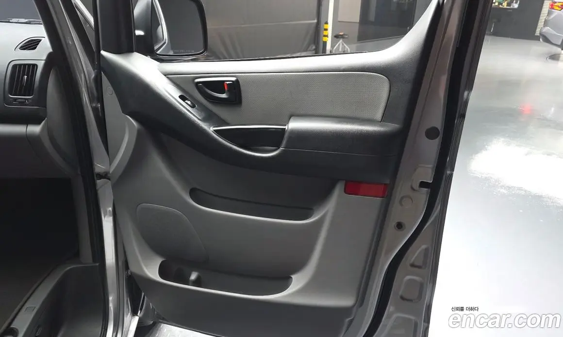Hyundai Starex 2018 2.5 автомат (гидро), фото 14 Hyundai Starex 2018 2.5 автомат (гидро), фото 14