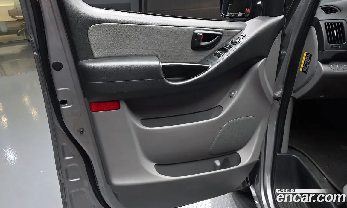 Hyundai Starex 2018 2.5 автомат (гидро), фото 15 Hyundai Starex 2018 2.5 автомат (гидро), фото 15