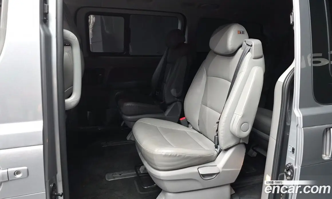 Hyundai Starex 2018 2.5 автомат (гидро), фото 16 Hyundai Starex 2018 2.5 автомат (гидро), фото 16