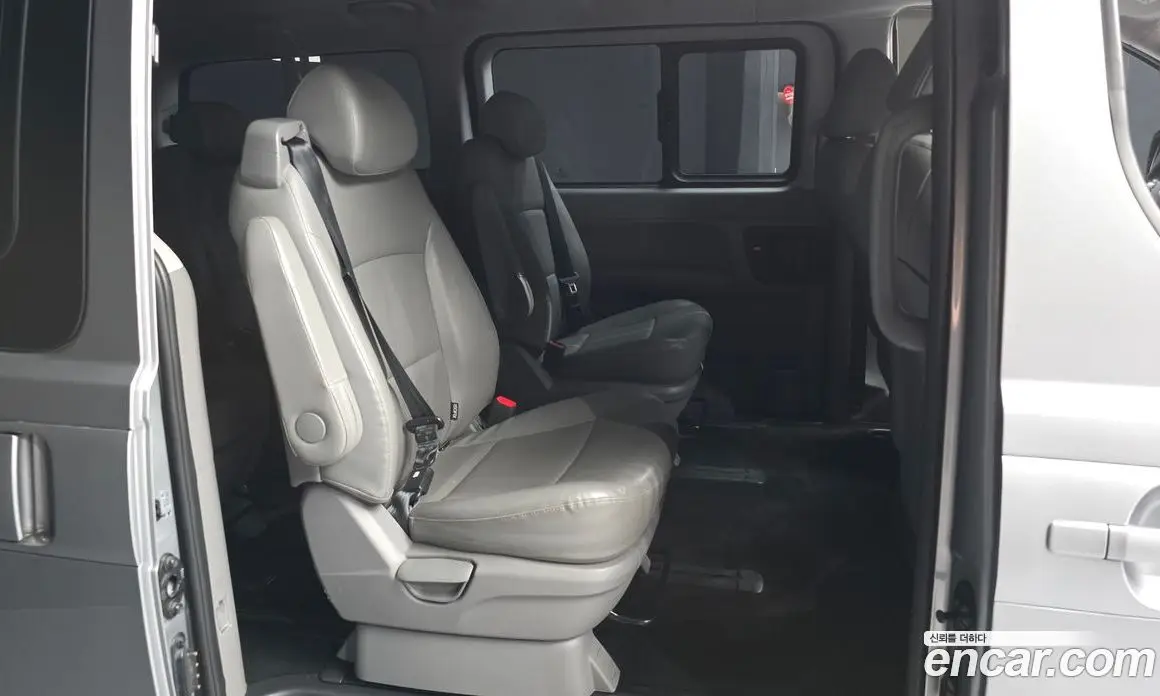 Hyundai Starex 2018 2.5 автомат (гидро), фото 18 Hyundai Starex 2018 2.5 автомат (гидро), фото 18