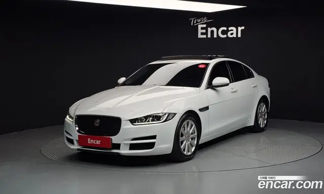 Jaguar XE 2015 2.0 автомат (гидро), миниатюра 1 Jaguar XE 2015 2.0 автомат (гидро), миниатюра 1