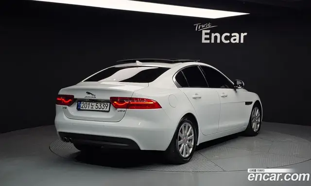 Jaguar XE 2015 2.0 автомат (гидро), миниатюра 2 Jaguar XE 2015 2.0 автомат (гидро), миниатюра 2