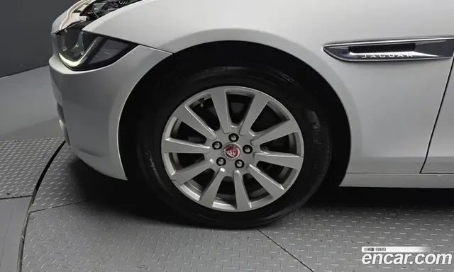 Jaguar XE 2015 2.0 автомат (гидро), миниатюра 5 Jaguar XE 2015 2.0 автомат (гидро), миниатюра 5