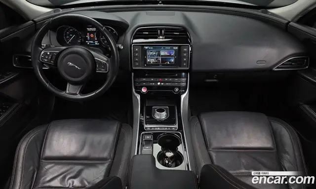Jaguar XE 2015 2.0 автомат (гидро), миниатюра 7 Jaguar XE 2015 2.0 автомат (гидро), миниатюра 7