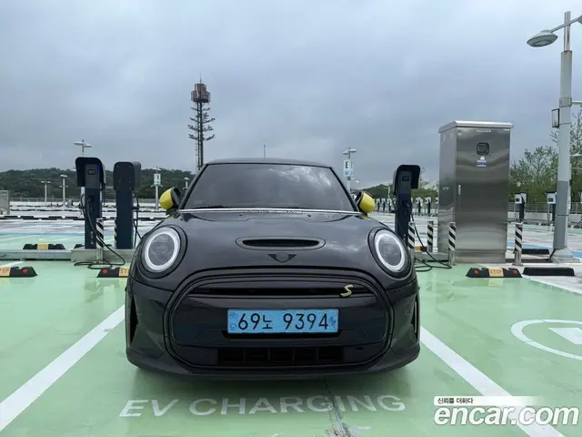 Mini Cooper 2023 автомат (гидро), миниатюра 3 Mini Cooper 2023 автомат (гидро), миниатюра 3