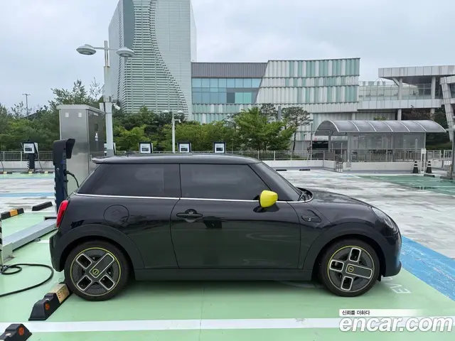 Mini Cooper 2023 автомат (гидро), миниатюра 5 Mini Cooper 2023 автомат (гидро), миниатюра 5
