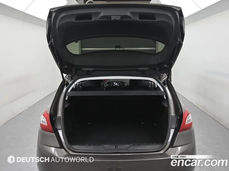 Peugeot 308 2015 1.6 автомат (гидро), фото 12 Peugeot 308 2015 1.6 автомат (гидро), фото 12