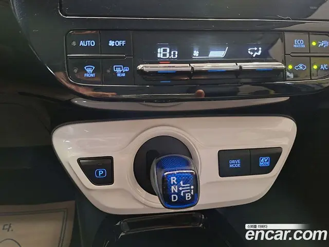 Toyota Prius 2018 1.8 автомат (гидро), миниатюра 12