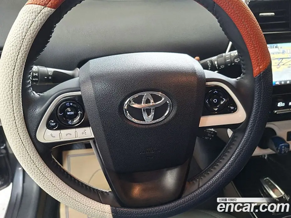 Toyota Prius 2018 1.8 автомат (гидро), фото 14 Toyota Prius 2018 1.8 автомат (гидро), фото 14
