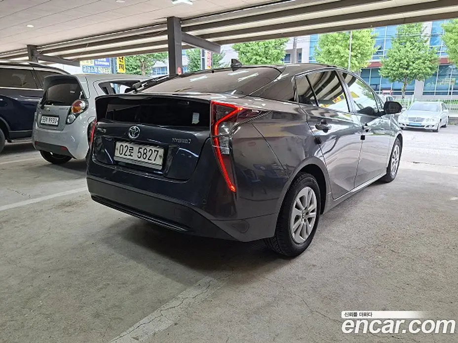 Toyota Prius 2018 1.8 автомат (гидро), фото 4 Toyota Prius 2018 1.8 автомат (гидро), фото 4