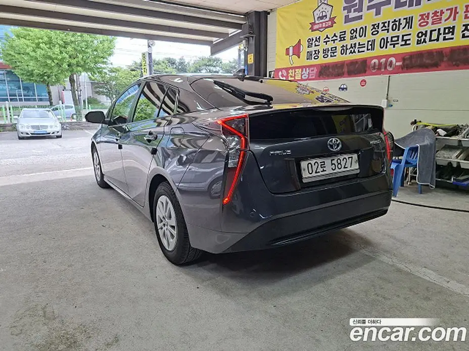 Toyota Prius 2018 1.8 автомат (гидро), фото 6 Toyota Prius 2018 1.8 автомат (гидро), фото 6