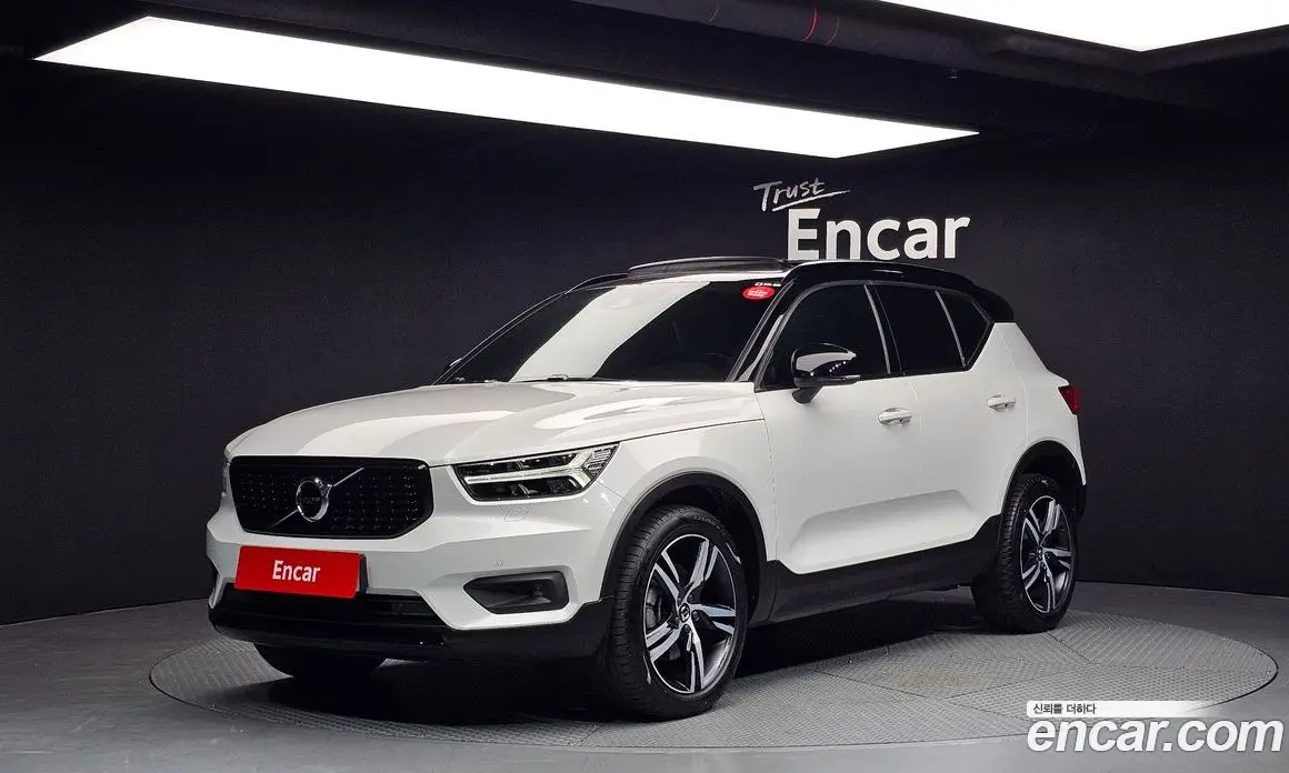Volvo XC40 2020 2.0 автомат (гидро), фото 1 Volvo XC40 2020 2.0 автомат (гидро), фото 1
