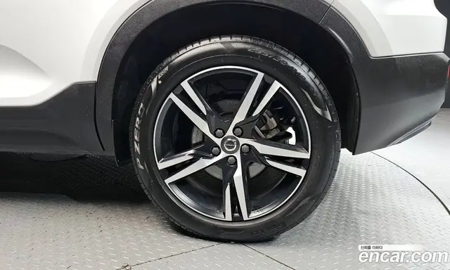 Volvo XC40 2020 2.0 автомат (гидро), миниатюра 5 Volvo XC40 2020 2.0 автомат (гидро), миниатюра 5