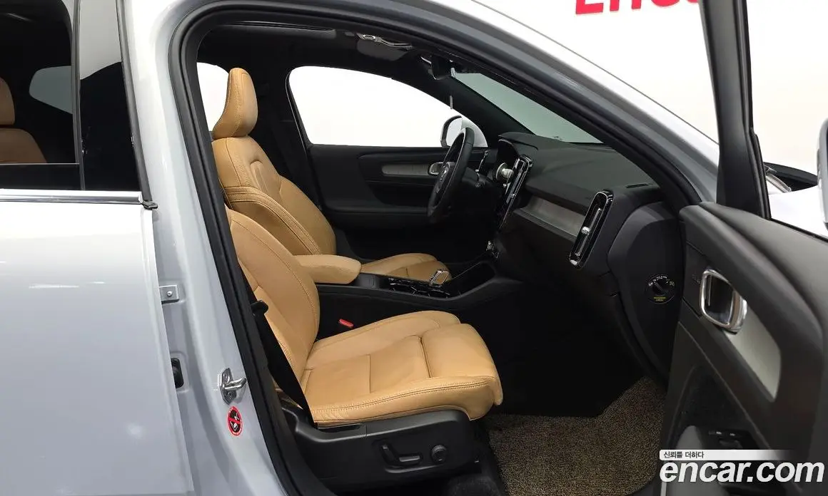 Volvo XC40 2021 2.0 автомат (гидро), фото 16 Volvo XC40 2021 2.0 автомат (гидро), фото 16