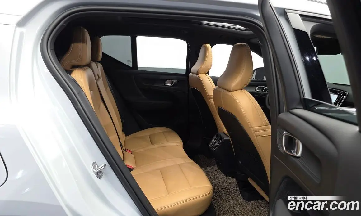 Volvo XC40 2021 2.0 автомат (гидро), фото 18 Volvo XC40 2021 2.0 автомат (гидро), фото 18