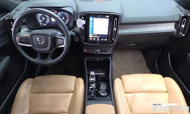 Volvo XC40 2021 2.0 автомат (гидро), миниатюра 10 Volvo XC40 2021 2.0 автомат (гидро), миниатюра 10