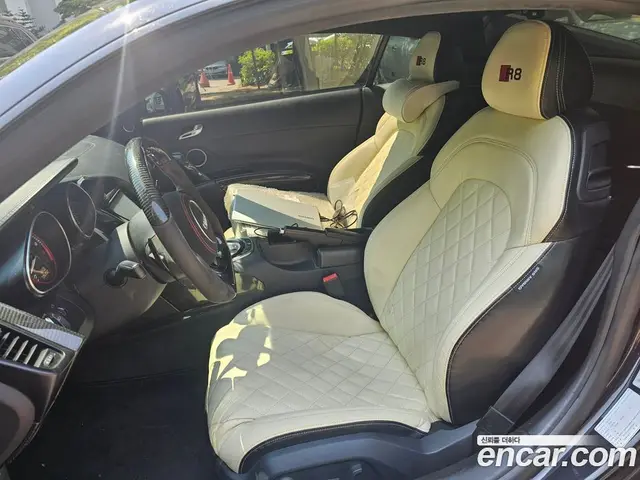 Audi R8 2011 5.2 автомат (гидро), миниатюра 4 Audi R8 2011 5.2 автомат (гидро), миниатюра 4