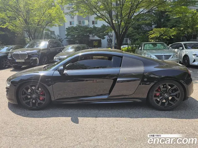 Audi R8 2011 5.2 автомат (гидро), миниатюра 8 Audi R8 2011 5.2 автомат (гидро), миниатюра 8