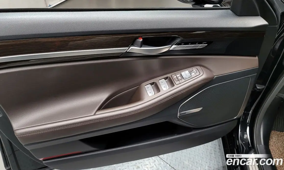 Genesis EQ900 2016 3.8 автомат (гидро), фото 17 Genesis EQ900 2016 3.8 автомат (гидро), фото 17