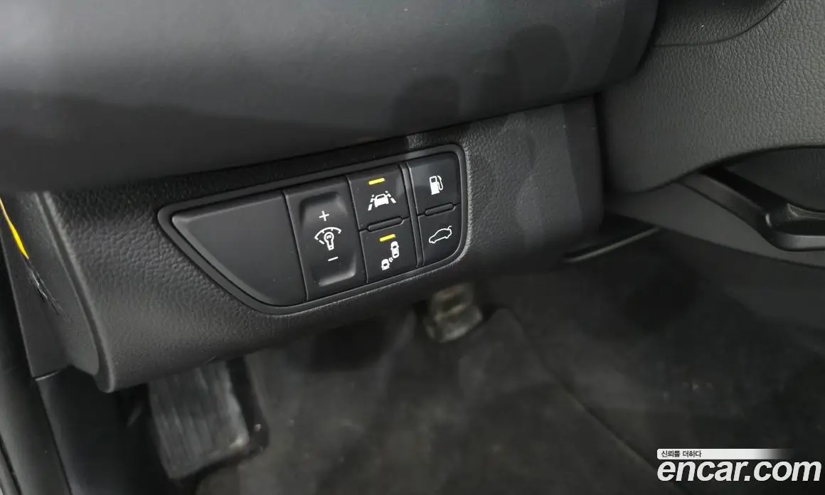 Genesis G70 2018 2.0 автомат (гидро), фото 14 Genesis G70 2018 2.0 автомат (гидро), фото 14