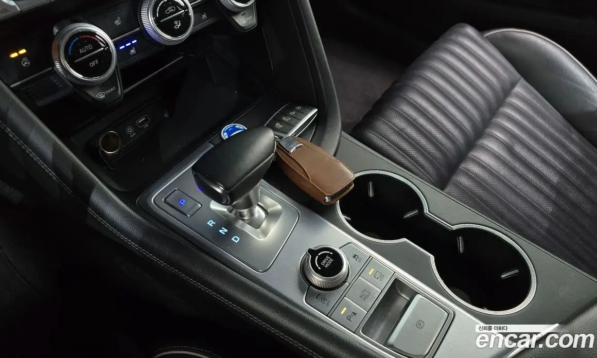 Genesis G70 2018 2.0 автомат (гидро), фото 9 Genesis G70 2018 2.0 автомат (гидро), фото 9
