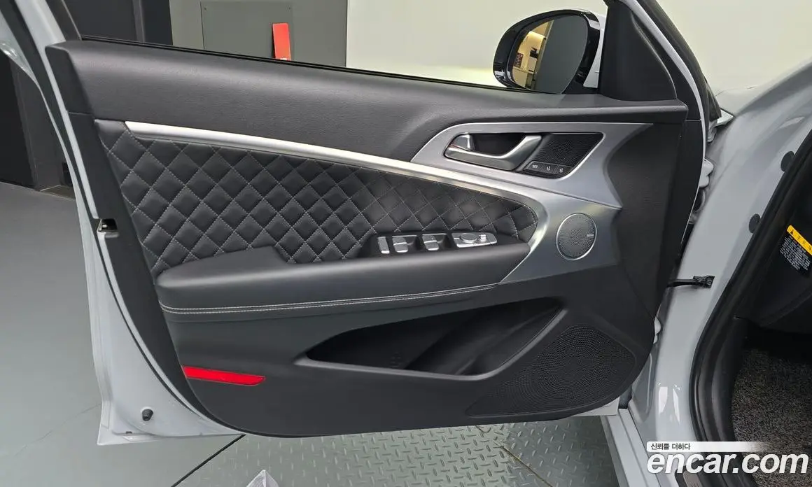 Genesis G70 2019 2.0 автомат (гидро), фото 14 Genesis G70 2019 2.0 автомат (гидро), фото 14