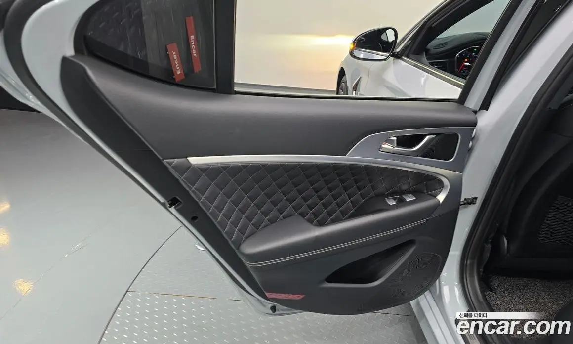 Genesis G70 2019 2.0 автомат (гидро), фото 15 Genesis G70 2019 2.0 автомат (гидро), фото 15