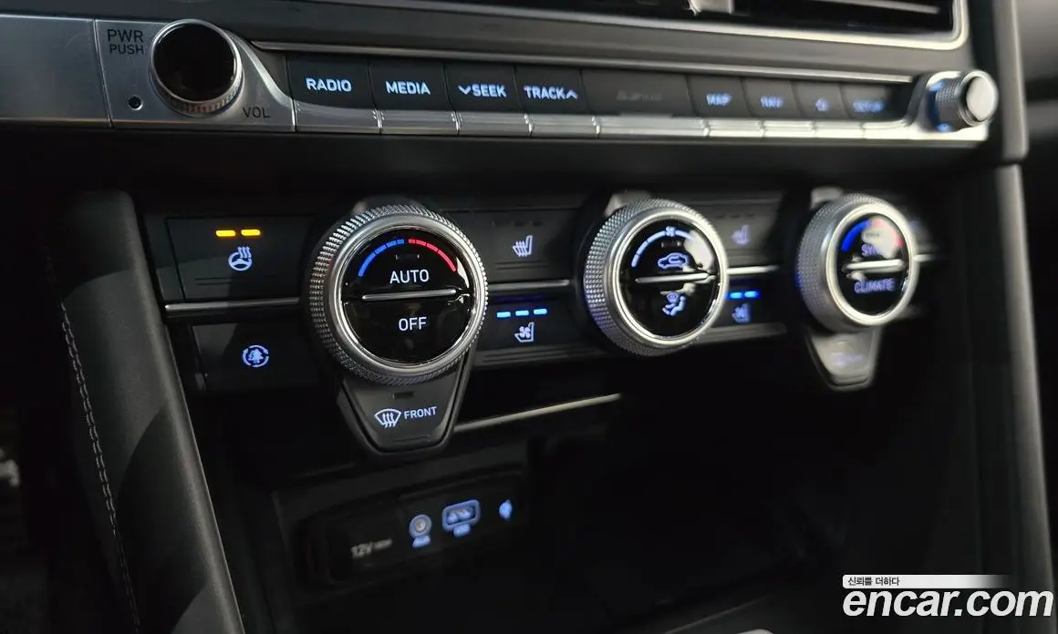 Genesis G70 2019 2.0 автомат (гидро), фото 31 Genesis G70 2019 2.0 автомат (гидро), фото 31