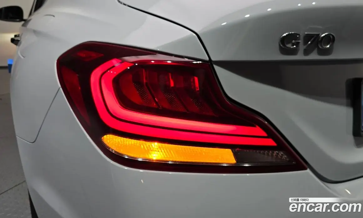 Genesis G70 2019 2.0 автомат (гидро), фото 9 Genesis G70 2019 2.0 автомат (гидро), фото 9