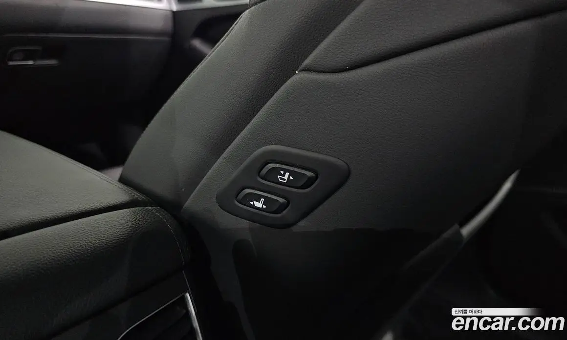 Genesis G80 2016 3.3 автомат (гидро), фото 30 Genesis G80 2016 3.3 автомат (гидро), фото 30
