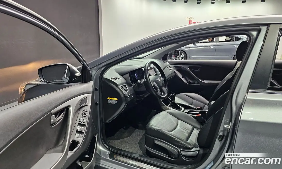Hyundai Avante 2015 1.6 автомат (гидро), фото 13