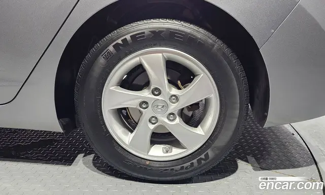 Hyundai Avante 2015 1.6 автомат (гидро), миниатюра 7