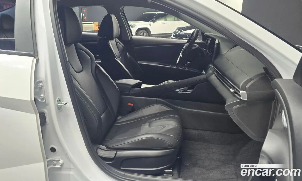 Hyundai Avante 2023 1.6 автомат (гидро), фото 10 Hyundai Avante 2023 1.6 автомат (гидро), фото 10