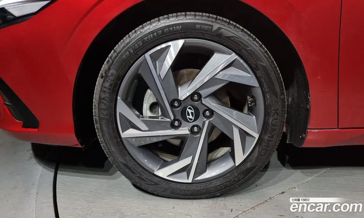 Hyundai Avante 2024 1.6 автомат (гидро), фото 5