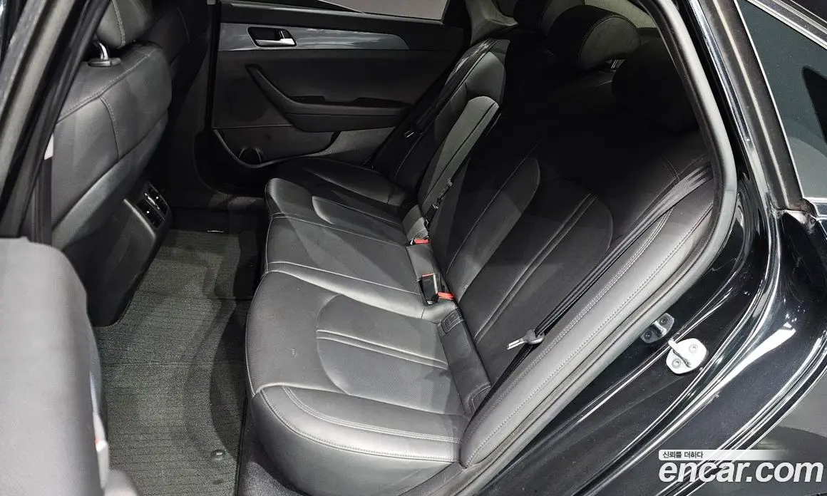 Hyundai Sonata 2015 2.0 автомат (гидро), фото 12