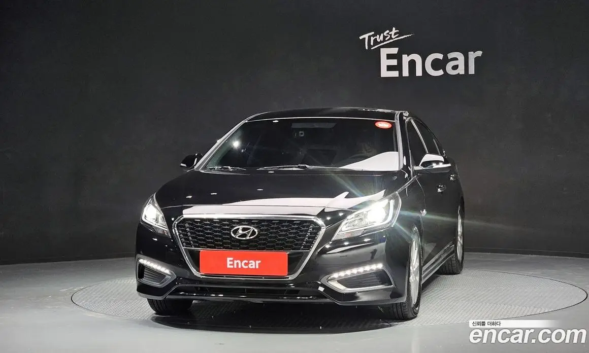 Hyundai Sonata 2015 2.0 автомат (гидро), фото 3