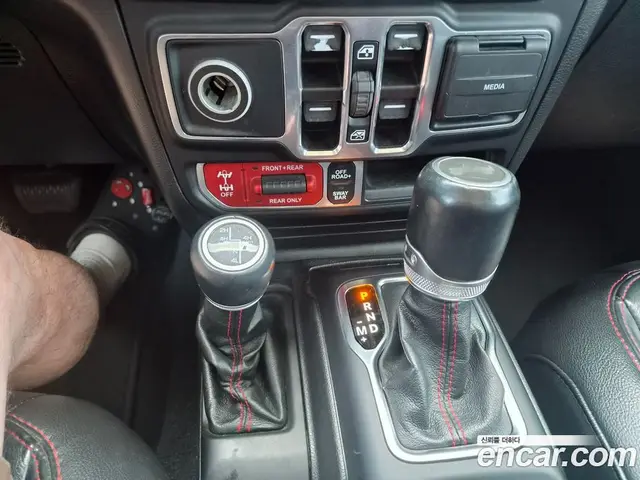 Jeep Wrangler 2021 2.0 автомат (гидро), миниатюра 12