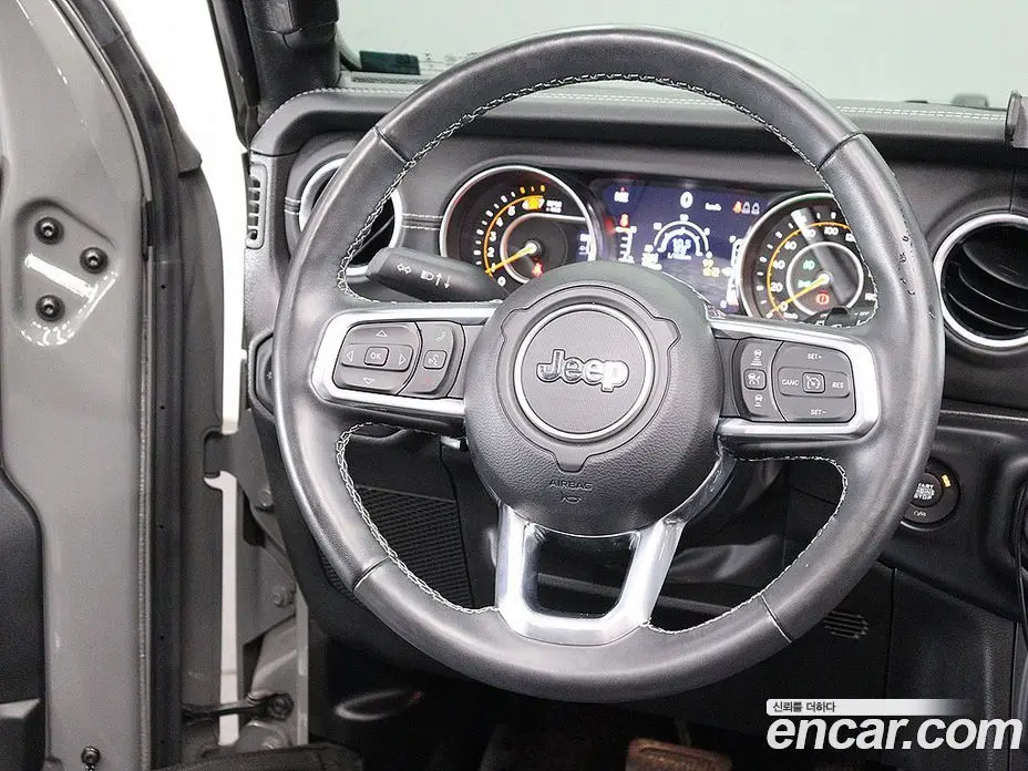 Jeep Wrangler 2023 2.0 автомат (гидро), фото 16 Jeep Wrangler 2023 2.0 автомат (гидро), фото 16