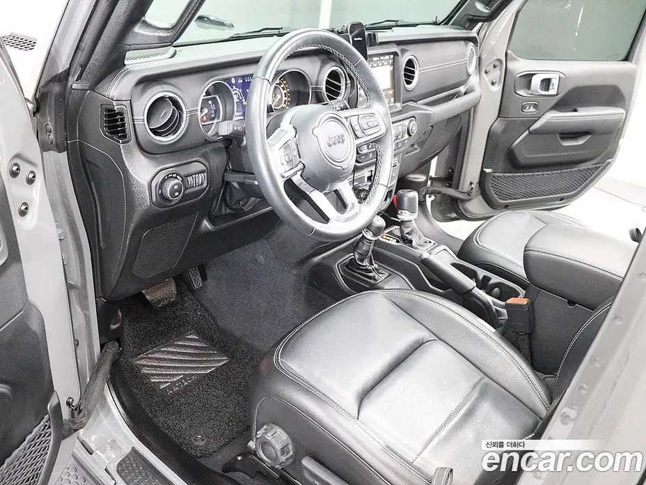 Jeep Wrangler 2023 2.0 автомат (гидро), фото 18 Jeep Wrangler 2023 2.0 автомат (гидро), фото 18