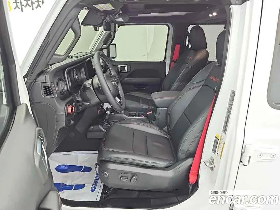 Jeep Wrangler 2025 2.0 автомат (гидро), фото 14 Jeep Wrangler 2025 2.0 автомат (гидро), фото 14
