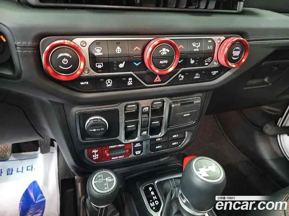 Jeep Wrangler 2025 2.0 автомат (гидро), фото 15 Jeep Wrangler 2025 2.0 автомат (гидро), фото 15