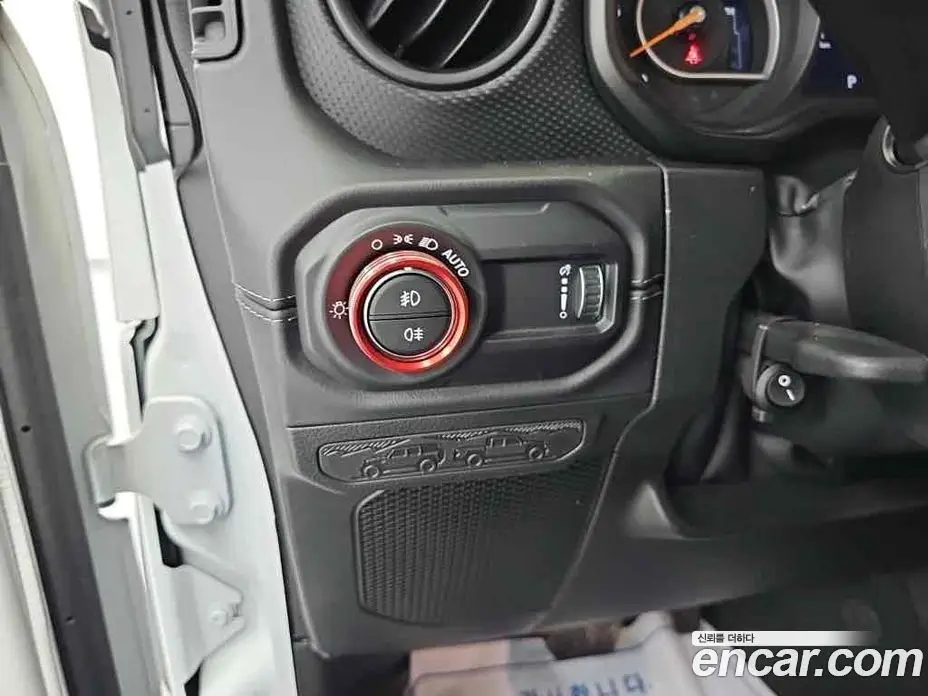 Jeep Wrangler 2025 2.0 автомат (гидро), фото 17 Jeep Wrangler 2025 2.0 автомат (гидро), фото 17