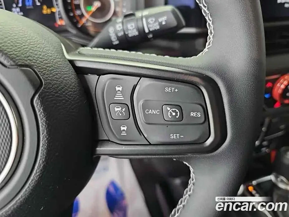 Jeep Wrangler 2025 2.0 автомат (гидро), фото 18 Jeep Wrangler 2025 2.0 автомат (гидро), фото 18