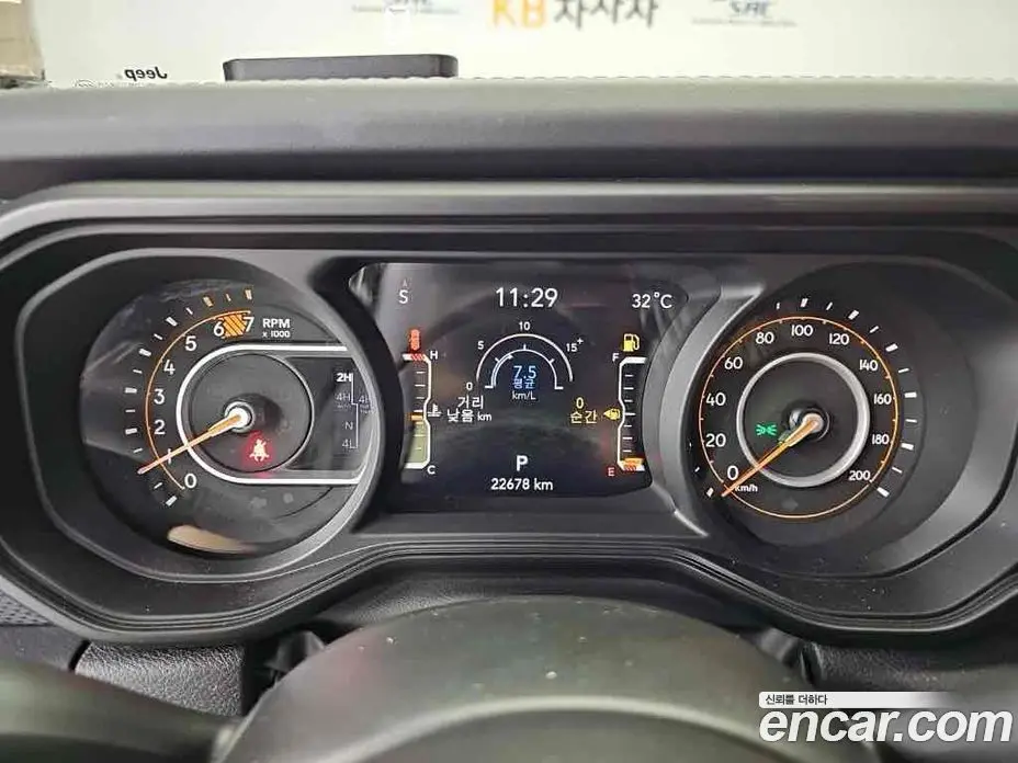 Jeep Wrangler 2025 2.0 автомат (гидро), фото 4 Jeep Wrangler 2025 2.0 автомат (гидро), фото 4