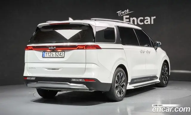 Kia Carnival 2023 2.2 автомат (гидро), миниатюра 2