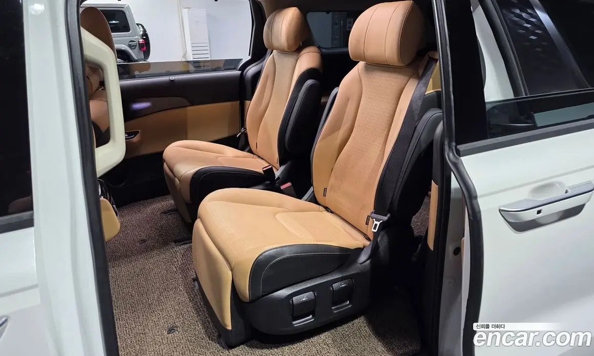 Kia Carnival 2023 2.2 автомат (гидро), фото 17