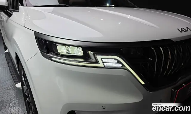 Kia Carnival 2023 2.2 автомат (гидро), миниатюра 8